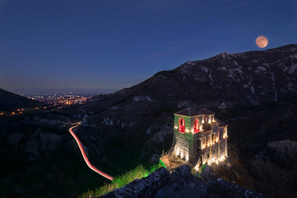 Красотата на Асеновата крепост. Вижте и почувствайте Величието на България и бъдете горди! (Снимки и ВИДЕО)