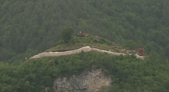 Едно ОЧАРОВАТЕЛНО видео от Родопите, което ще ви разчувства! Запознайте се с крепостта Калето! (ВИДЕО)
