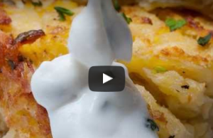 По-вкусно нещо никога не сте яли! ВИЖТЕ как да си приготвите най-вкусния ПАТАТНИК! (ВИДЕО)