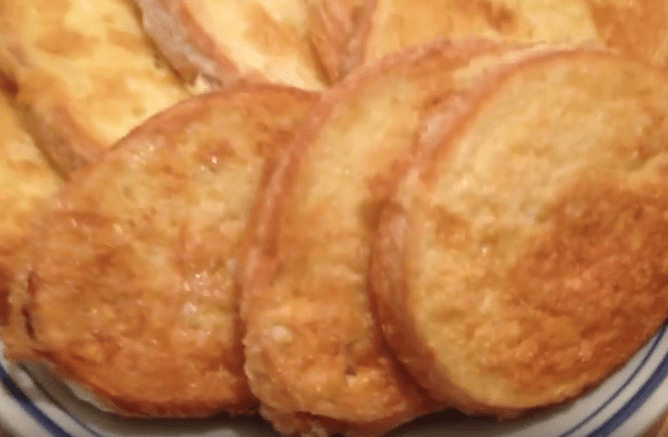 ВИЖТЕ НАЙ-ВКУСНАТА и бърза рецепта за закуска сега! ЩЕ СИ ОБЛИЖЕТЕ ПРЪСТИТЕ! (ВИДЕО)