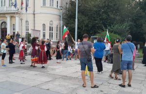 БРАВО на пловдивчани! Извиха хоро напук на забраната! ВИДЕО! Споделете ако сте съгласни!