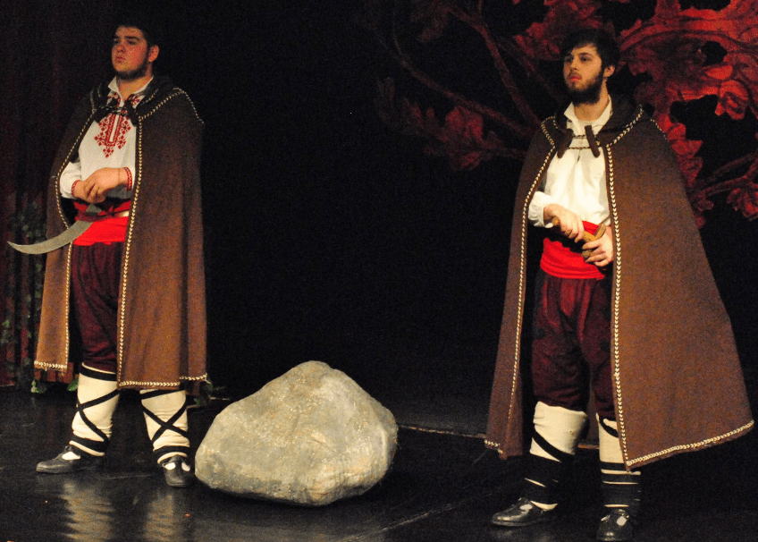 Катунище през зимата е нереално красиво място. Това малко селце ще ви очарова с възрожденски дух, природа и зимна идилия! Чуйте и песен от великата Динка Русева (Снимки и ВИДЕО)