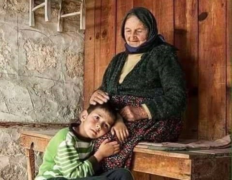 12 Супер полезни бабини съвета, актуални и днес! Строй къщата си на място, където се припича змия, там няма да...