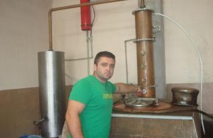 Милен заряза кариерата в Австрия и се върна за да прави бизнес с ракия. Kазанджийницата му е една от…