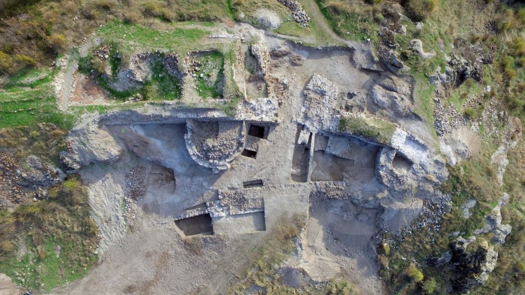 Разкриха най-големия замък в Южна България