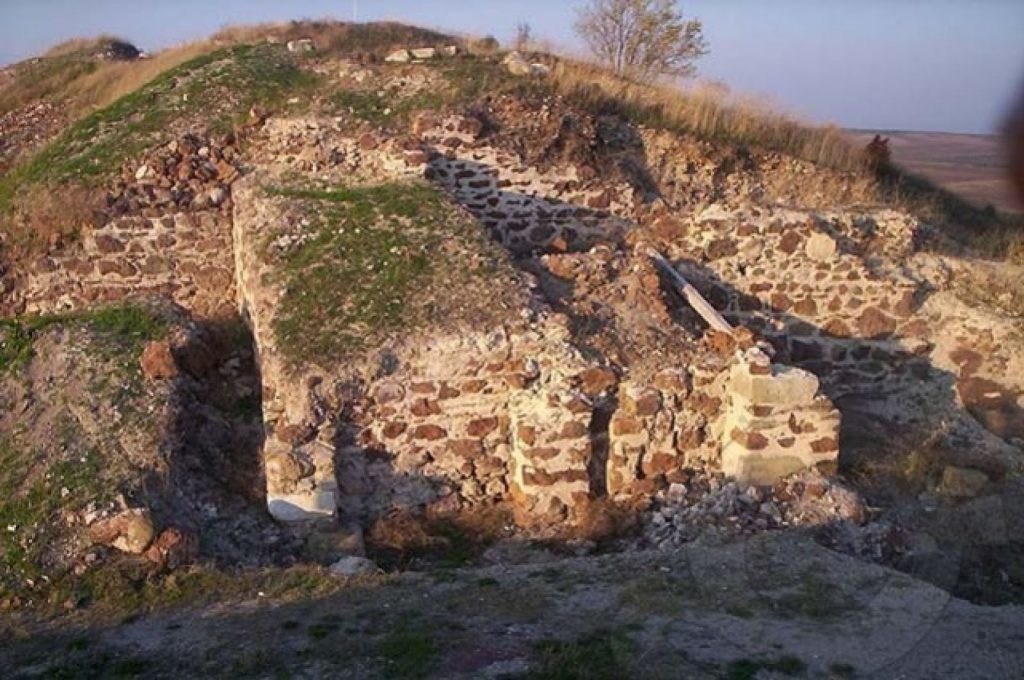 Разкриха най-големия замък в Южна България