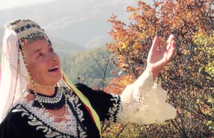 Янка Рупкина и Илия Луков „Ясен месец веч изгрява“ (химн на Странджа)