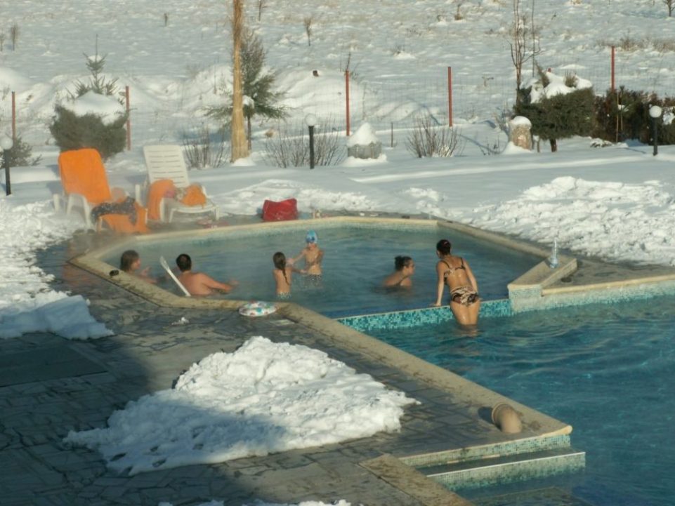7 места в България с басейни с топла минерална вода