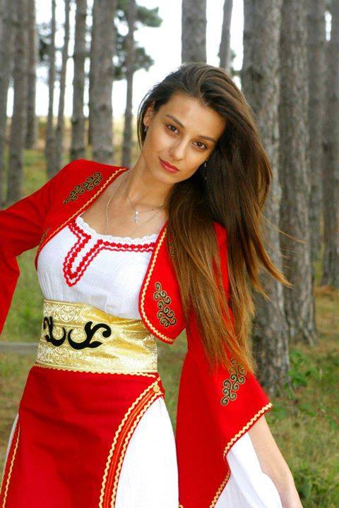 Българският народ е достоен да бъде почитан и хвален. Той е гостоприемен и милостив, много е усърден към светата църква