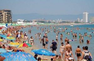 Къде са туристите, влюбени в българското море?