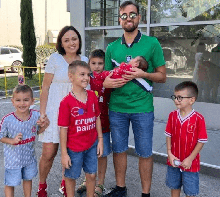 35-годишна българка роди пето дете - всичките са момчета